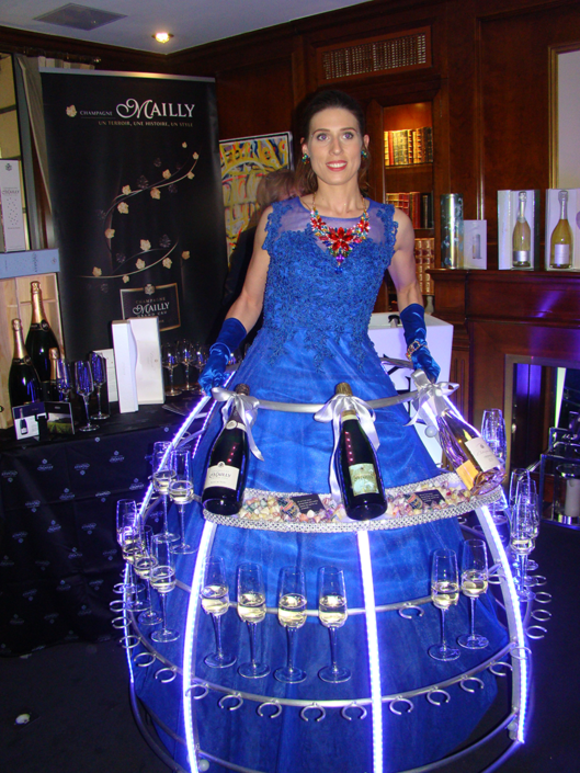 Robe cocktail bleue Champagne de l'Agence Sur Mesures Spectacles