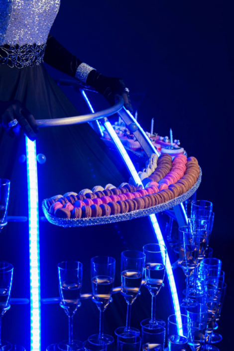 Robe à champagne plateaux amovibles cocktail - sur mesures spectacles